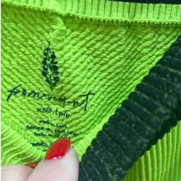 Free People Movement Seamless Neon Green Shorts size XS/S - Picture 5 of 8